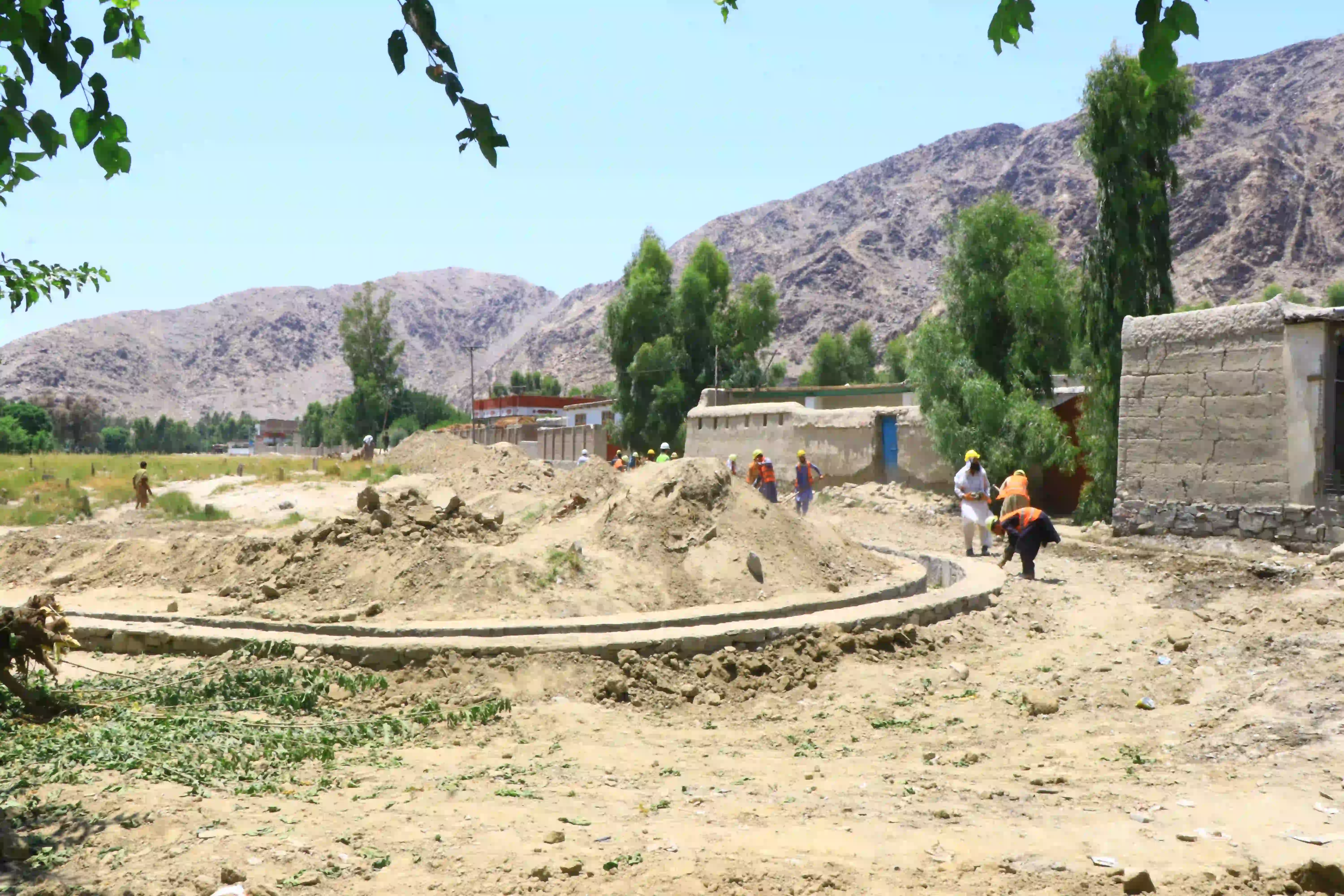 CONSTRUCTION OF A 885M CONSTRUCTION OF PLUM CONCRETE STREET AND SIDE DITCHES OF TOKHCHI MAIN STREET IN DISTRICT 8 OF JALALABAD CITY