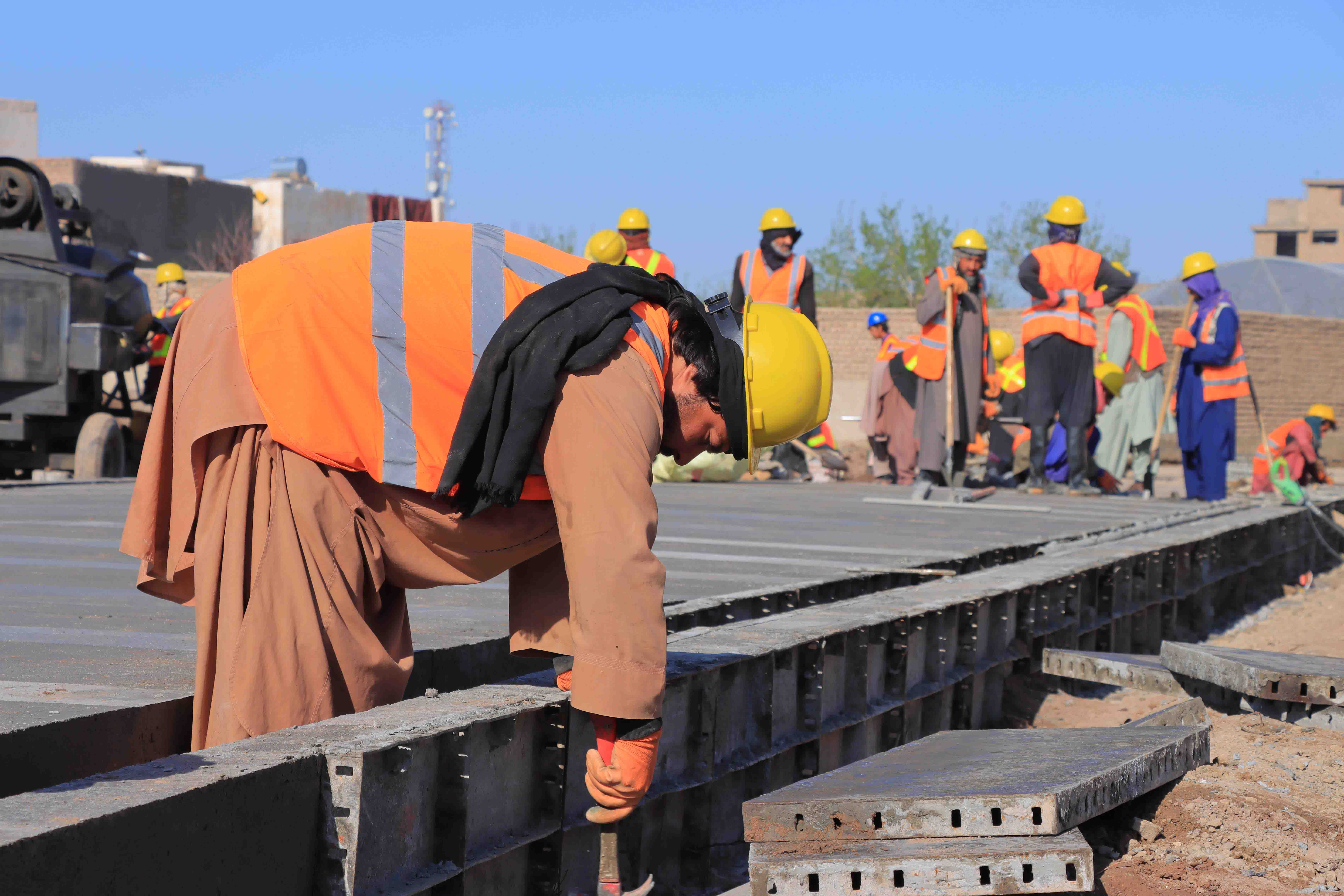 Construction of 705 m plum concrete surface streets for west of the Hindosoza bridge in District 10 of Herat city.
