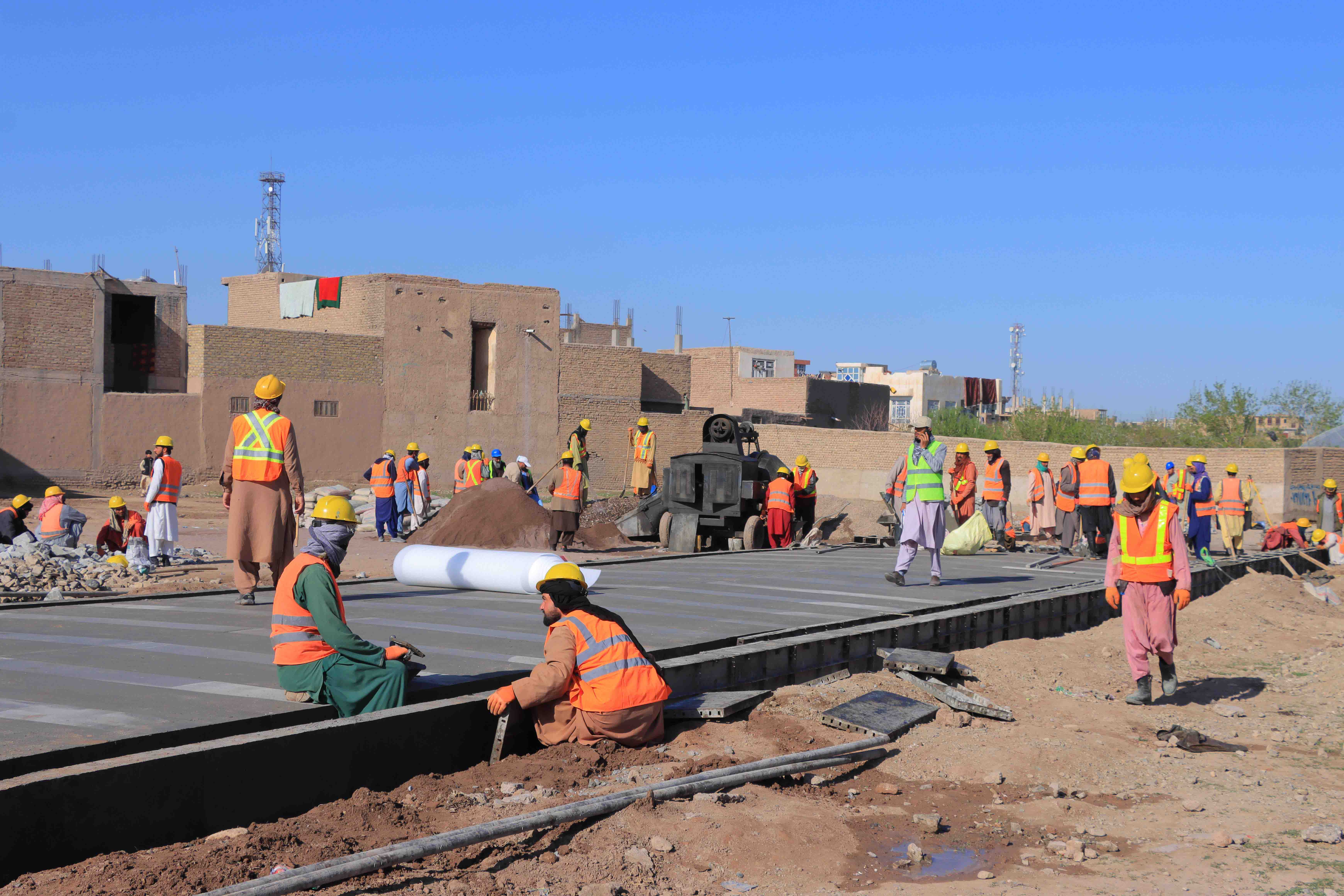 Construction of 705 m plum concrete surface streets for west of the Hindosoza bridge in District #10, Herat city. 